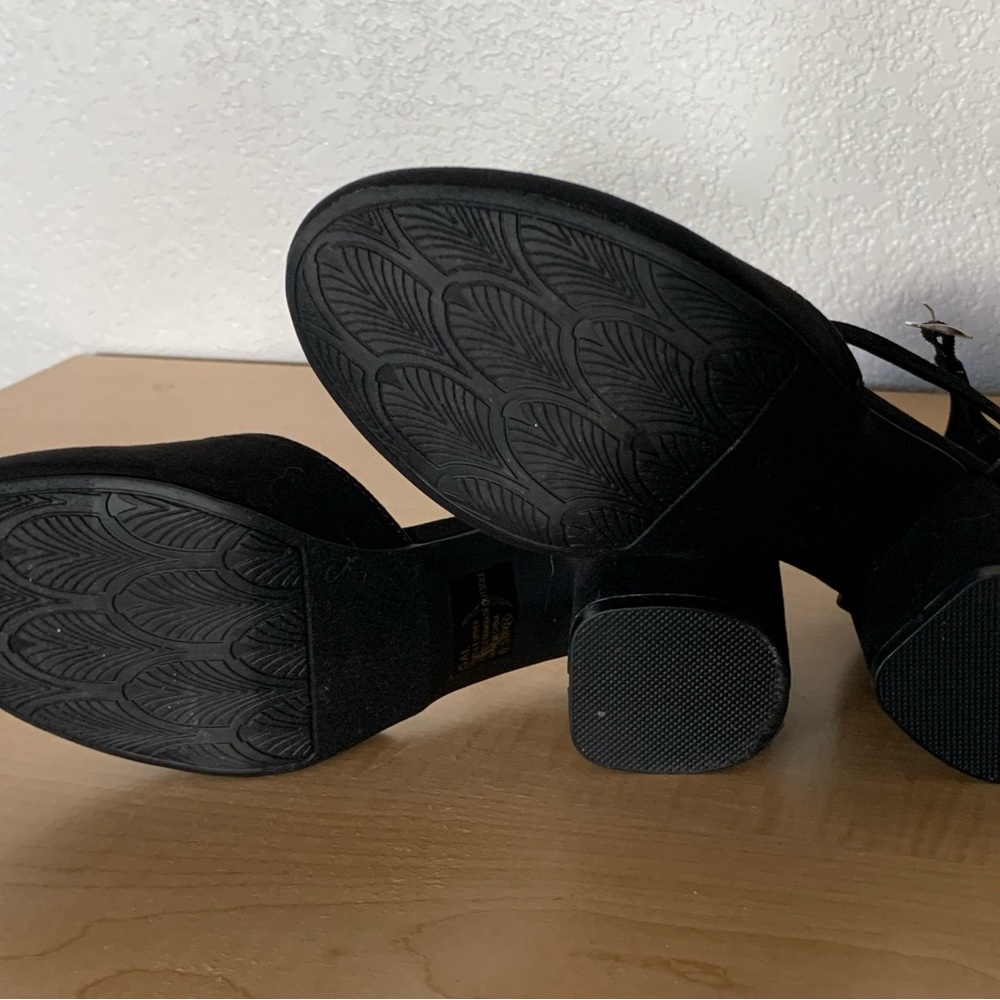 Pop Women's Black Suede Heels - Picture 5 of 5